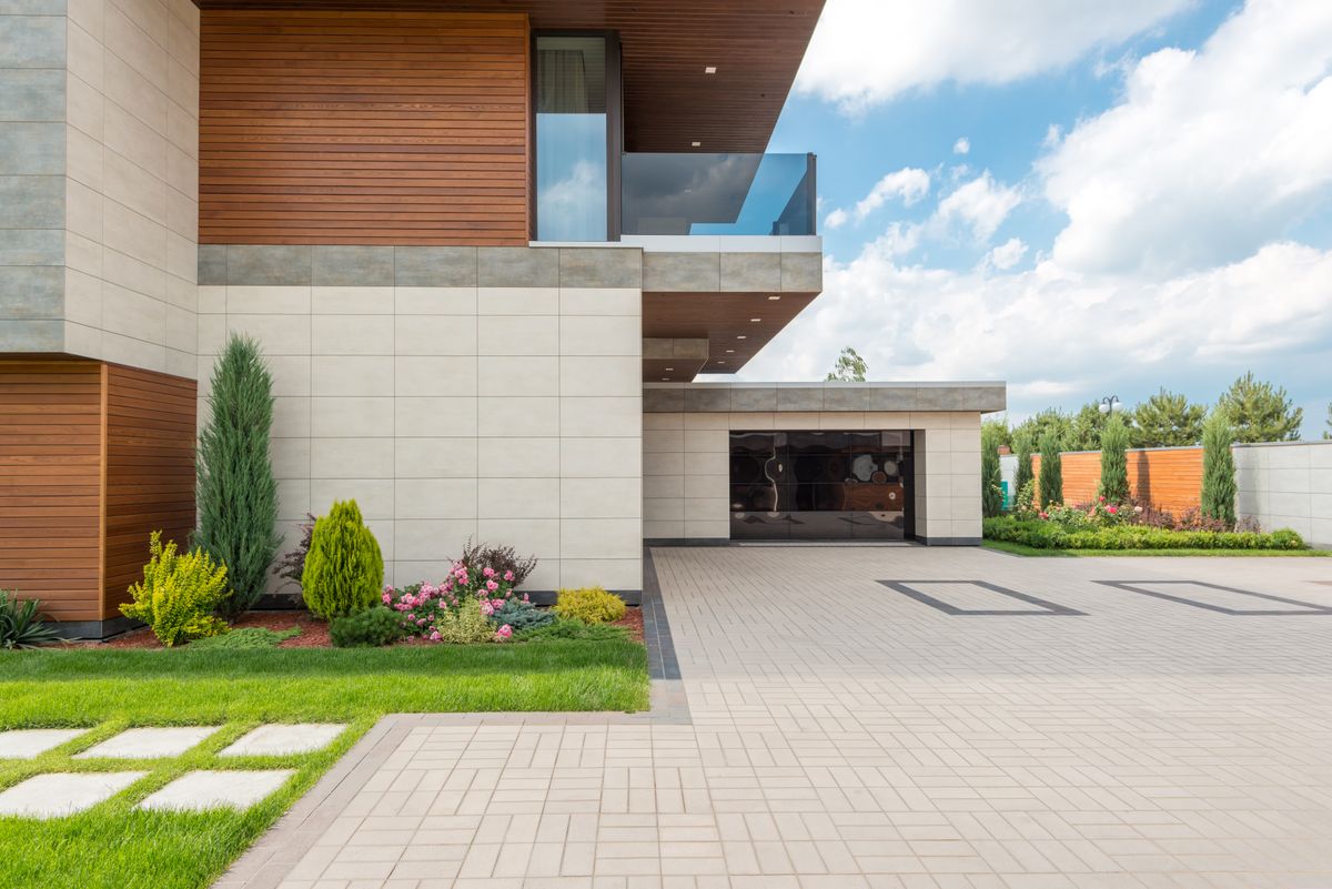 Modern home with a double garage door in Gloucester, Ottawa